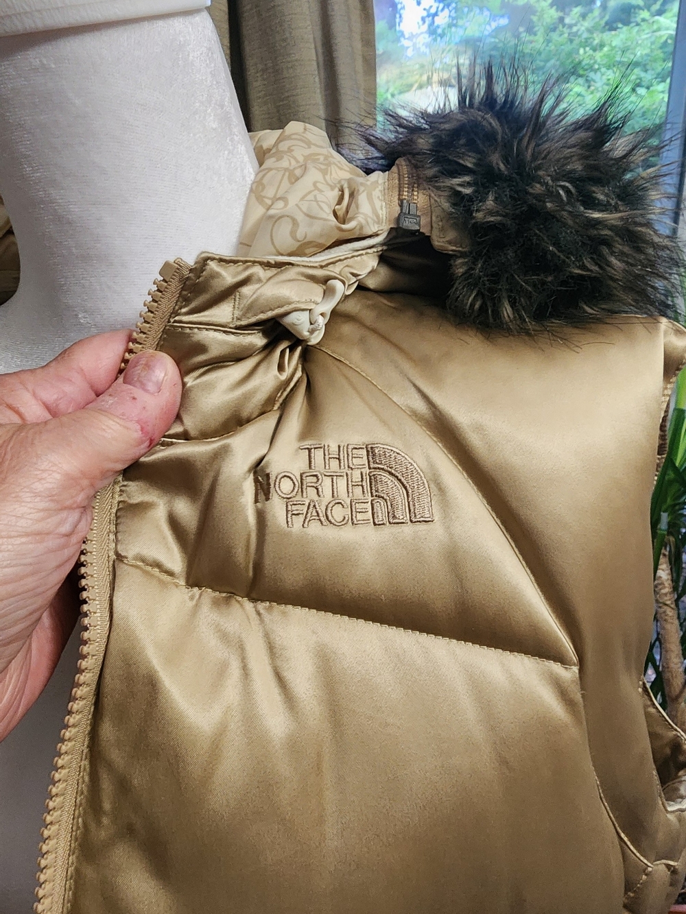 The North Face Women's Tan Quilted Puffer Vest with Faux Fur Hood - Picture 2 of 4